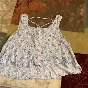 High-low sleeveless shirt